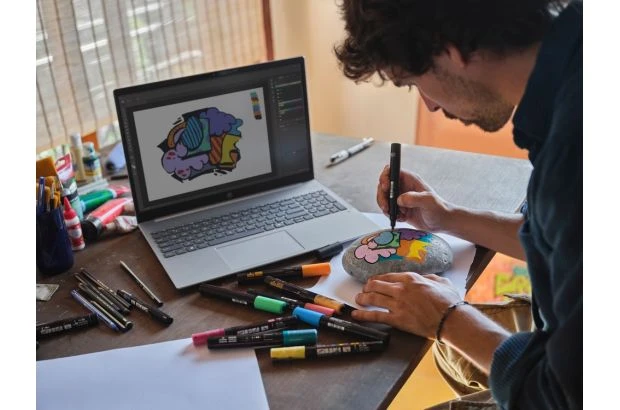 Laptop HP OmniBook 5 Laptop AI 16-af1095cl / BA3S1UA / Ultra 9 / 32GB / 2TB / Intel Arc / WUXGA / Dotyk / Win 11 / Srebrny