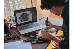 Laptop HP OmniBook 5 Laptop AI 16-af1095cl / BA3S1UA / Ultra 9 / 32GB / 1TB / Intel Arc / WUXGA / Dotyk / Win 11 Pro / Srebrny