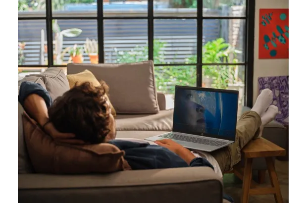 Laptop HP OmniBook 5 Laptop AI 16-af1095cl / BA3S1UA / Ultra 9 / 32GB / 1TB / Intel Arc / WUXGA / Dotyk / Win 11 Pro / Srebrny