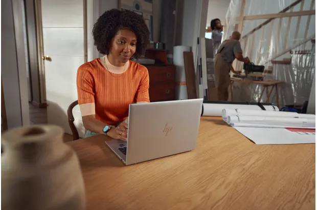 Biznesowy Laptop HP EliteBook 645 G11 / AQ8X0EC / Ryzen5 PRO 7535U / 16GB / SSD 512GB / Radeon /  WUXGA / Win 11 Pro / Srebrny