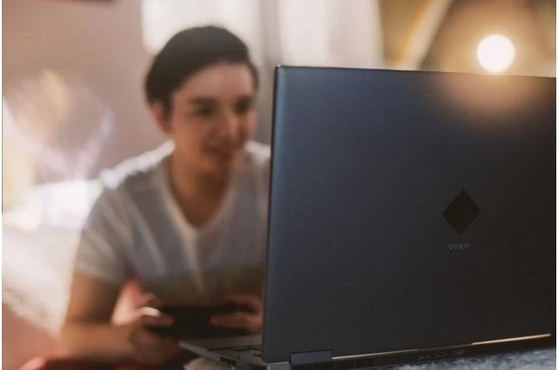 Laptop HP Omen Gaming 16-n0222nw / 75L56EA / Ryzen 7 / 16GB / 512GB / Radeon RX 6650M / FullHD / Win 11 / Czarny