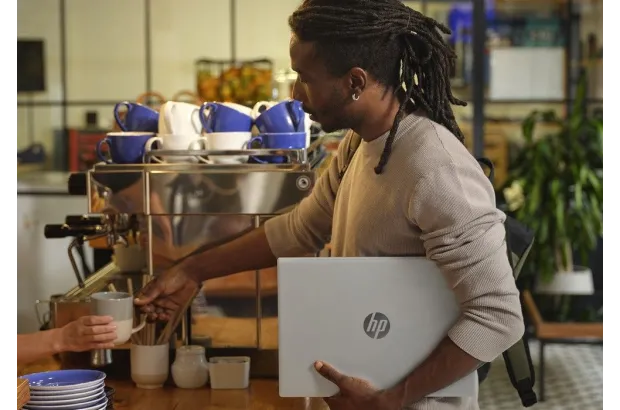 HP OmniBook 5 Laptop Next Gen AI 16-ag1175cl / B9DX9UA / Ryzen AI 7 / 16GB / 1TB / Radeon 860M / WUXGA / Dotyk / Win11 / Srebrny