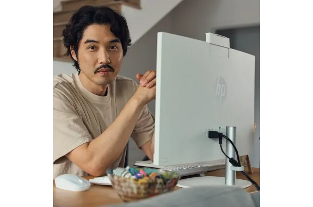 All in One do biura HP 24-cr0052nl / AV2J5EA / AMD Ryzen 5 / 16GB / SSD 1TB / AMD Radeon / FullHD / Win 11 / Biały