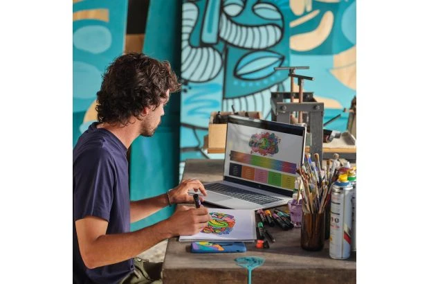 Laptop HP Envy 17-da0013dx / 9S1R7UA / Intel Ultra 7 / 32GB / SSD 2TB / Intel ARC / FHD / Dotyk / Win 11