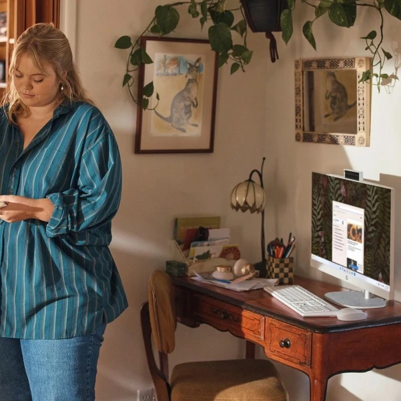 Komputer HP All-in-One 27-cr0048na / BN4P6EA / Intel i7 / 8GB / 1TB / Iris Xe / FHD / Win 11 / Biały