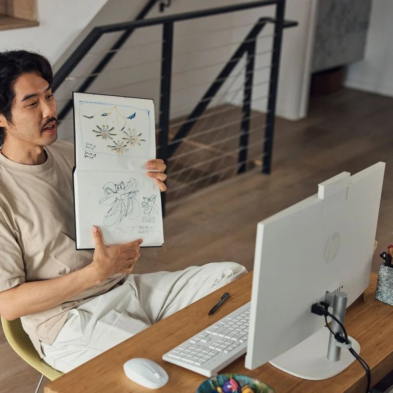 Komputer AiO 24-cr0059na / BW4E7EA / Intel i3 / 8GB / 256GB / Intel UHD / FullHD / Win 11 / Biały