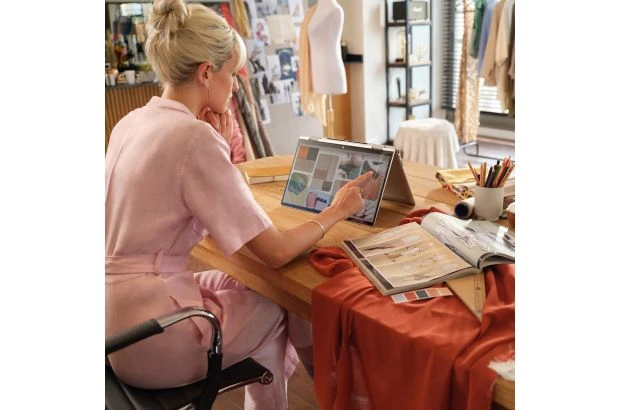 HP Envy x360 2w1 16-ac0048nw / A19PLEA / Ultra 5 / 16GB / 512GB / Intel Graphics / WUXGA / Dotyk / Win 11 / Srebrny