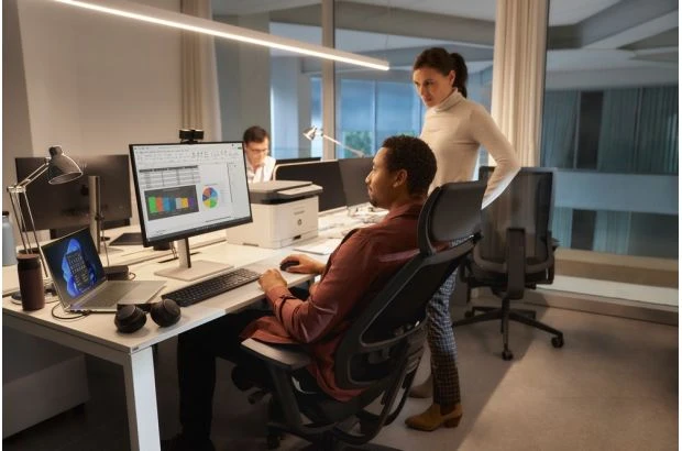 HP EliteBook 6 G1i 14" / C51N7ET / Ultra 7 / 16GB / 1TB / Intel ARC / WUXGA / Win 11 Pro / Srebrny