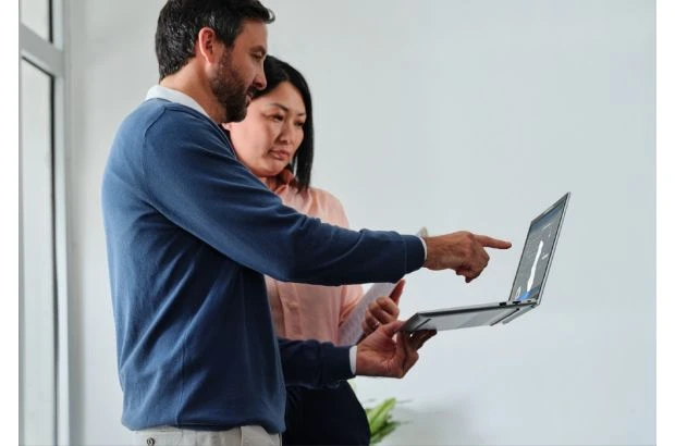 HP EliteBook 6 G1i 14" / C51N7ET / Ultra 7 / 32GB / 1TB / Intel ARC / WUXGA / Win 11 Pro / Srebrny