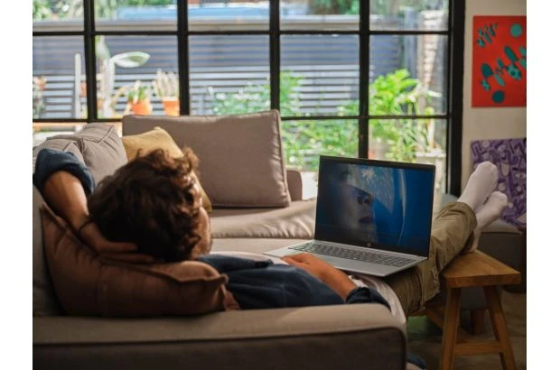 Laptop HP OmniBook 5 AI 16-af1219nw / C1LT4EA / Ultra 5 / 16GB / 512GB / Intel Graphics / WUXGA / OLED / Win 11 / Srebrny