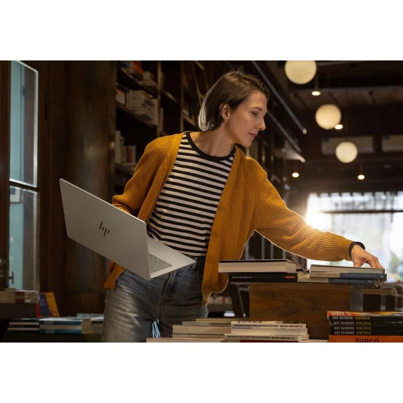 HP OmniBook 7 Laptop AI 14-fr0003nw / C3BW7EA / Ultra 5 / 16GB / 512GB / Intel Graphics / WUXGA / OLED / Win 11 Pro / Srebrny