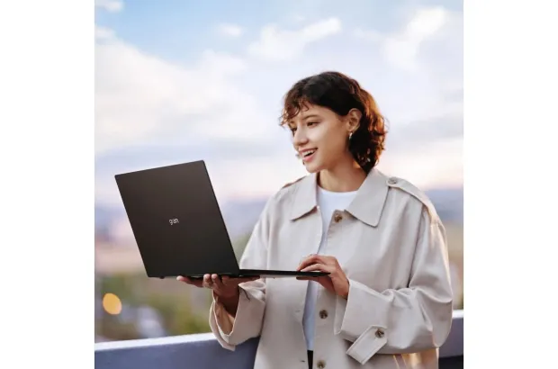Laptop LG gram 17 / 17Z90TL-H.AUB6U3 / Ultra 7 / 32GB / 1TB / Intel Arc / WQXGA / Dotyk / Win 11 / Czarny