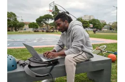 Laptop HP OmniBook 5 Next Gen AI 16-ag1070wm / B5PB3UA / Ryzen AI 7 / 16GB / 512GB / Radeon 860M / 2k / Win 11 / Szary