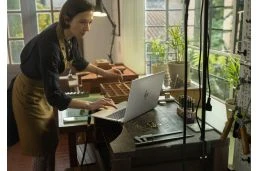 Laptop HP OmniBook 7 AI 16-ay0575cl / B94P1UA / Ultra 7 / 32GB / 1TB / RTX 4050 / 2k / Dotyk / OLED 120Hz / Win 11 / Srebrny