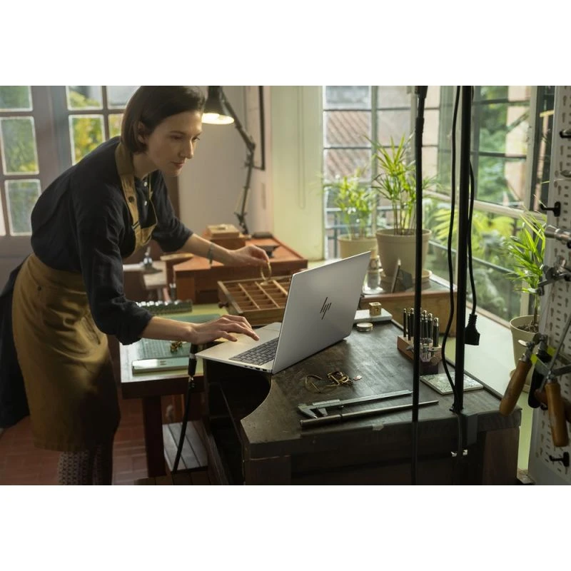 Laptop HP OmniBook 7 AI 16-ay0575cl / B94P1UA / Ultra 7 / 32GB / 1TB / RTX 4050 / 2k / Dotyk / OLED 120Hz / Win 11 / Srebrny