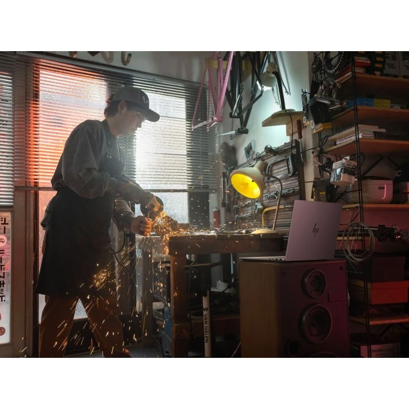 Laptop HP OmniBook 7 AI 16-ay0575cl / B94P1UA / Ultra 7 / 32GB / 1TB / RTX 4050 / 2k / Dotyk / OLED 120Hz / Win 11 / Srebrny