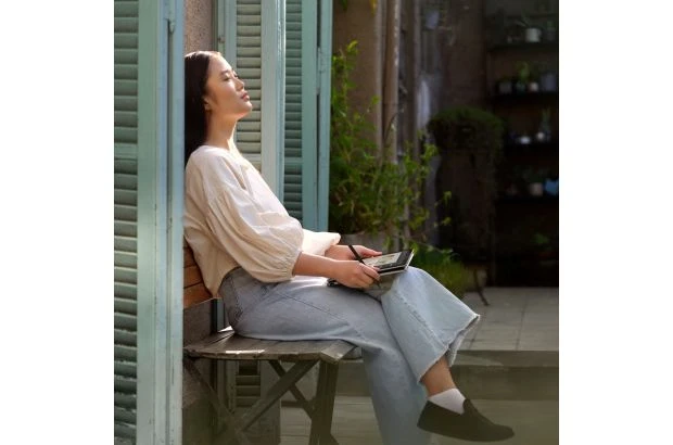 Laptop HP Envy x360 14-fa0008ca / 9W3W6UA / Ryzen 7 / 32GB / 1TB / AMD Radeon / 3k / Dotyk / OLED 120Hz / Win 11 / Srebrny