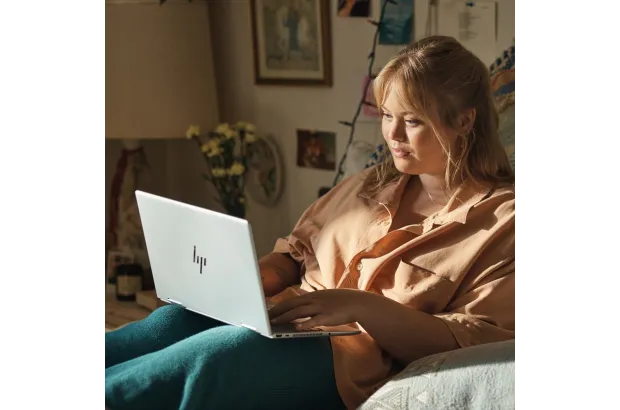 Laptop 2w1 HP Envy X360 14-es1023dx / 9R8R3UA  / Intel Core 7 / 16GB / SSD 1TB / Intel Graphics / FullHD / Dotyk / Win 11 Pro