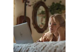 Laptop 2w1 HP Envy X360 14-es1023dx / 9R8R3UA  / Intel Core 7 / 16GB / SSD 1TB / Intel Graphics / FullHD / Dotyk / Win 11 Pro