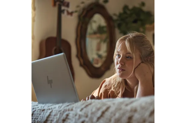 Laptop 2w1 HP Envy X360 14-es1023dx / 9R8R3UA  / Intel Core 7 / 16GB / SSD 1TB / Intel Graphics / FullHD / Dotyk / Win 11 Pro