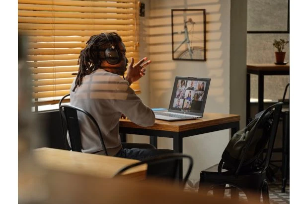 Laptop HP OmniBook 5 Next Gen AI 16-ag1070wm / B5PB3UA / Ryzen AI 7 / 16GB / 1TB / Radeon 860M / 2k / Win 11 Pro / Szary