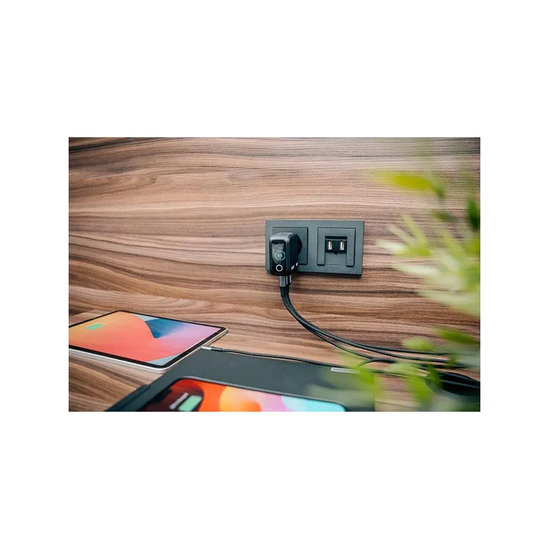 Ładowarka GaN Verbatim z wyświetlaczem 2xUSB-C 1xUSB-A 65W wtyczki EU UK US