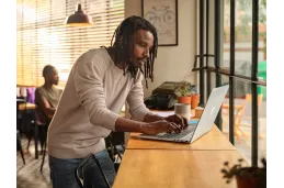 Laptop HP OmniBook 5 AI 16-ag / BD4Z0UA / Ryzen AI 7 / 16GB / 1TB / Radeon / 2k / Win 11 / Srebrny