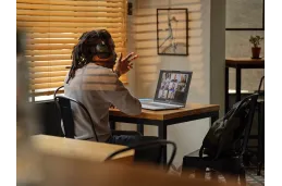 Laptop HP OmniBook 5 AI 16-ag / BD4Z0UA / Ryzen AI 7 / 16GB / 1TB / Radeon / 2k / Win 11 / Srebrny