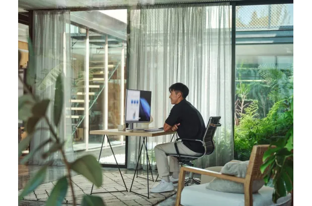 Komputer OmniStudio X AiO 32-c0002na / A9DM3EA / Ultra 7 / 32GB / 1TB / Intel ARC / 4k / Win 11 Pro / Srebrny