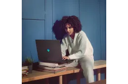 Laptop Gamingowy HP Omen 17-ck2390nd / 833P1EA / Intel i9 / 32GB / 2TB / RTX 4090 / QHD / Win 11 / Czarny