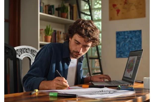 Laptop HP OmniBook 5 16-ba1005na / C1LL1EA / Intel i3 / 8GB / 512GB / Iris Xe / 2k / Win 11 / Srebrny