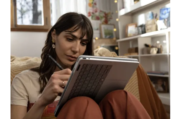 Laptop HP OmniBook 5 Flip 2w1 14-fp0014na / C1LK8EA / Intel i3 / 8GB / 512GB / Intel UHD / 2k / Dotyk / Win 11 / Srebrny