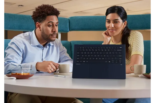 Laptop Biznesowy HP EliteBook X Flip G1i 14 / B9ZX9ET / Ultra 7 / 32GB / 1TB / Arc /WWAN / 2.5k / Win 11 Pro / Niebieski