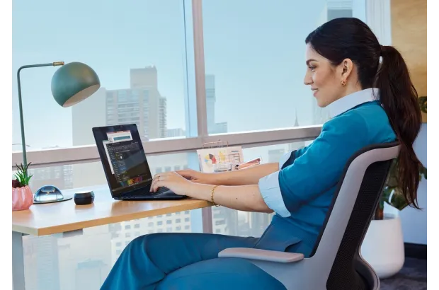 Laptop Biznesowy HP EliteBook X Flip G1i 14 / B9ZX9ET / Ultra 7 / 32GB / 1TB / Arc /WWAN / 2.5k / Win 11 Pro / Niebieski