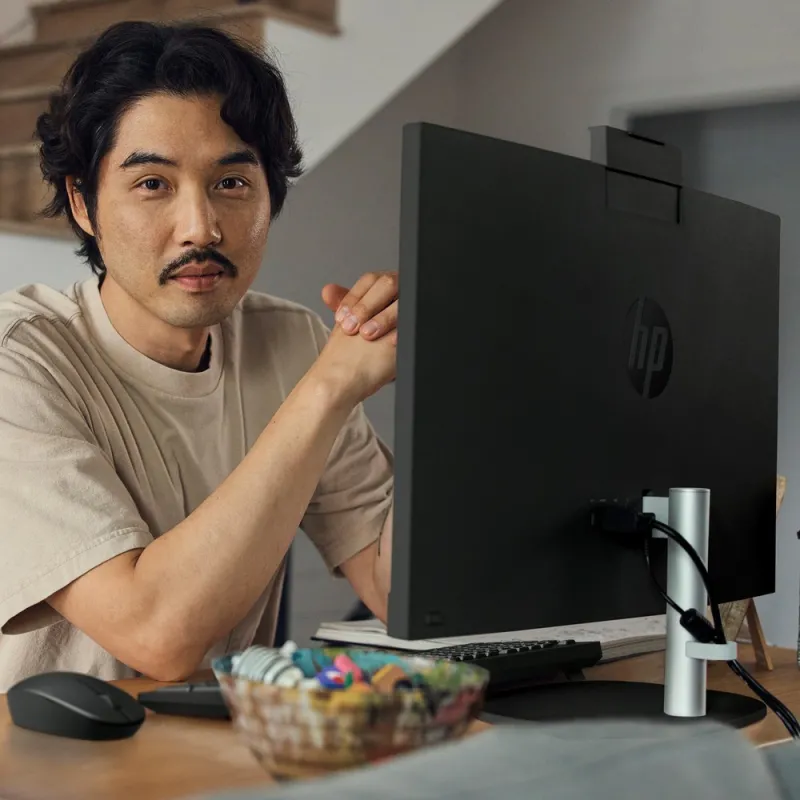 Komputer AiO HP 24-cr0008nv / A1AC1EA / Intel i5-13 / 8GB / 512GB / Intel Xe / FullHD / Win 11 / Czarny