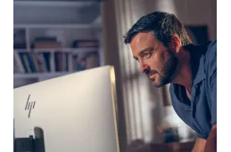 Komputer AiO HP EliteStudio 8 G1i 27" / A55S7ET / Ultra 7 / 16GB / 512GB / Intel Graphics / QHD / Win 11 Pro / Srebrny