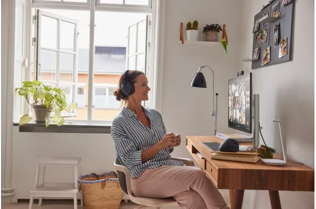 Komputer AiO HP EliteStudio 8 G1i 27" / A55S7ET / Ultra 7 / 16GB / 512GB / Intel Graphics / QHD / Win 11 Pro / Srebrny