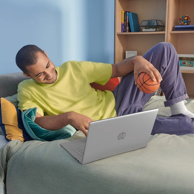 Laptop HP 17-cn0117ds / A9FA8UA / Intel N4120 / 8GB / 256GB / Intel UHD / HD+ / Dotyk / Win 11 / Niebieski