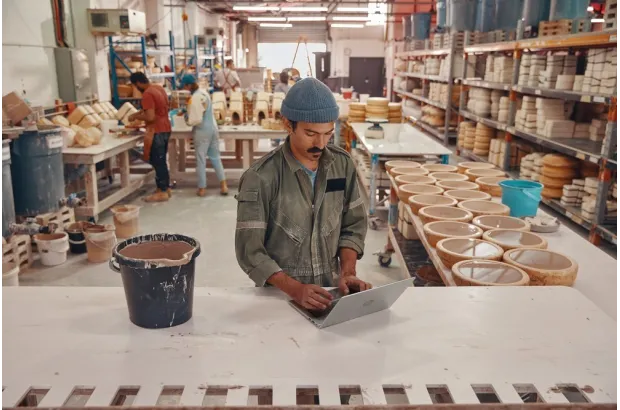 Laptop Biznesowy HP Probook 440 G11 / A3RN5UA / Ultra 7 / 32GB / 2TB / Intel Graphics / 2k / Win 11 Pro / Srebrny