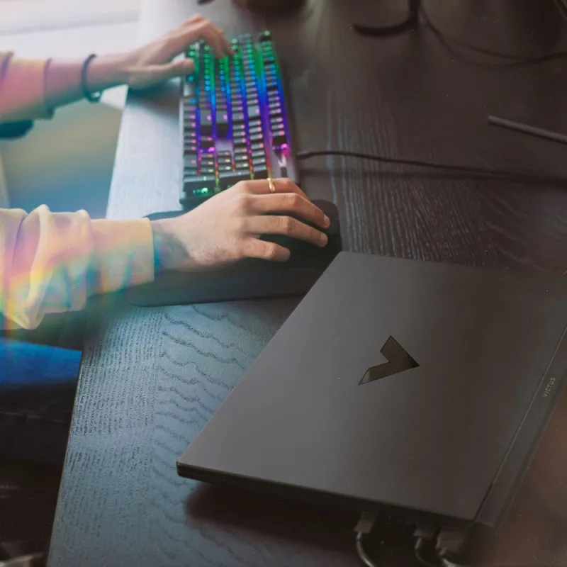 Laptop Gamingowy HP Victus 15-fa2082wm / B5EQ3UA / Intel i5 / 32GB / 1TB / RTX 4050 / FullHD / Win 11 / Czarny