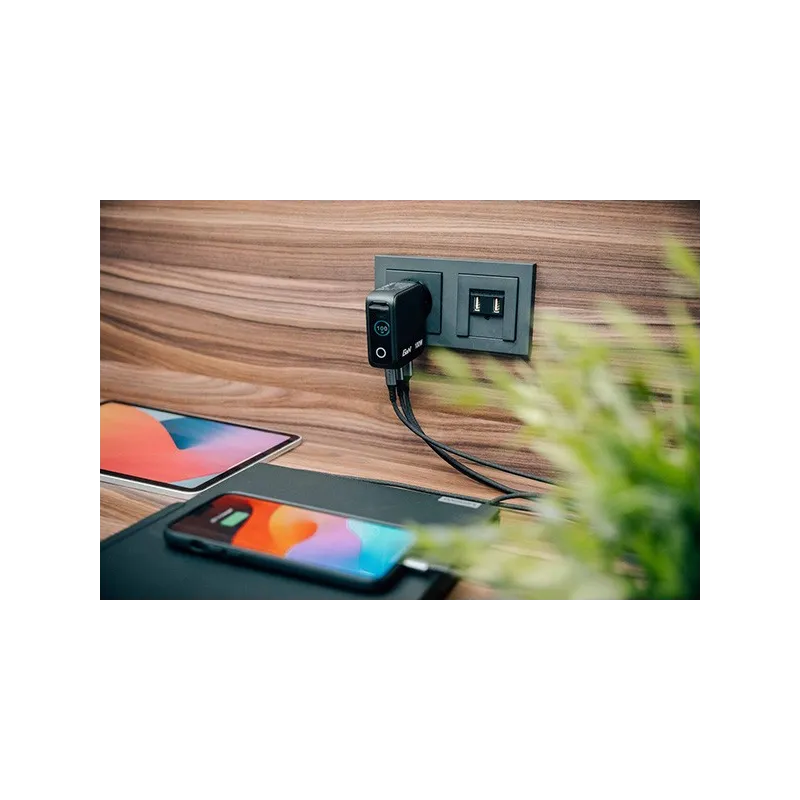 Ładowarka GaN Verbatim z wyświetlaczem 2xUSB-C 1xUSB-A 100W wtyczki EU UK US