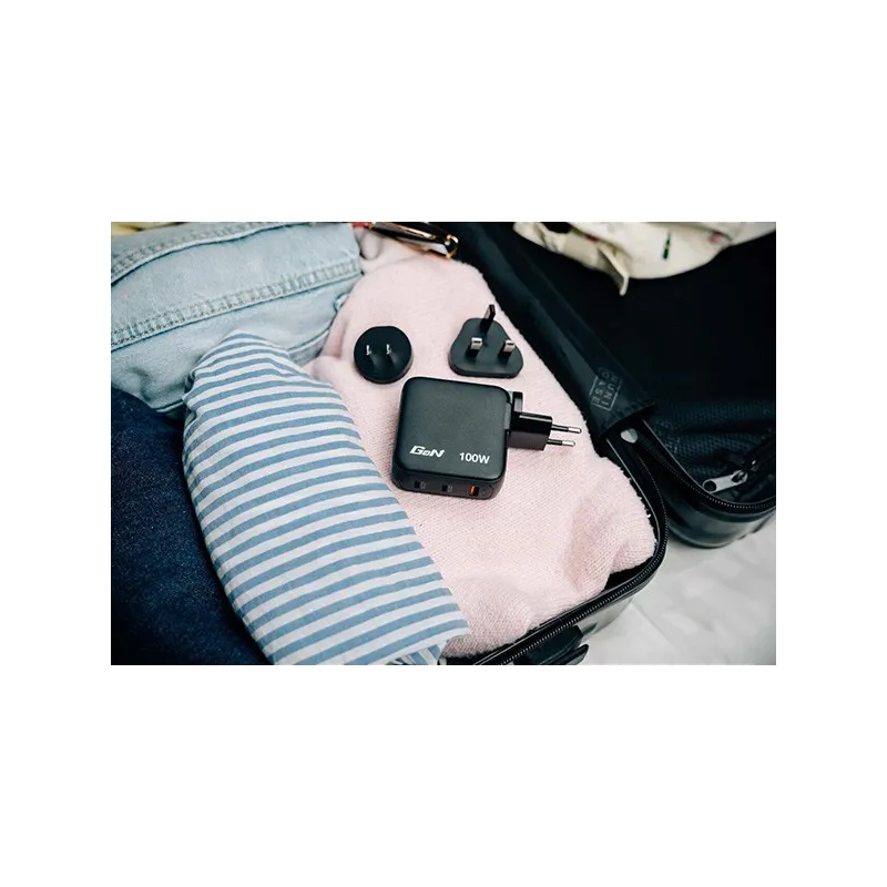 Ładowarka GaN Verbatim z wyświetlaczem 2xUSB-C 1xUSB-A 100W wtyczki EU UK US