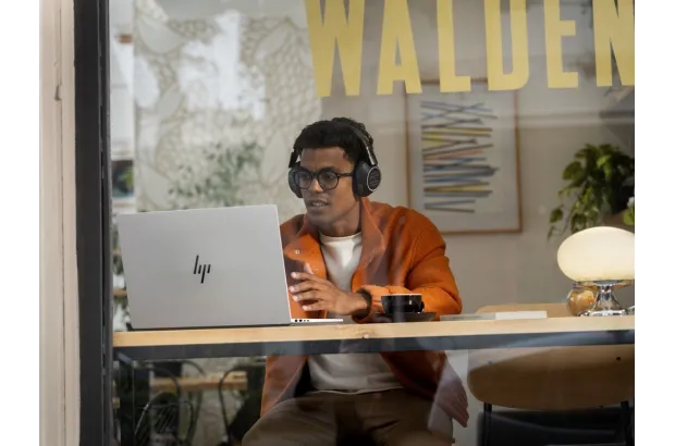 Laptop HP OmniBook X 17-dd0013dx / B5UH5UA / Intel Ultra 7 / 16GB / 1TB / Intel Arc / FullHD / Dotyk / Win 11 / Srebrny