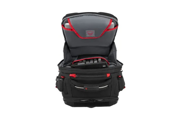 Plecak gamingowy miejski z kieszenią na laptopa do 17,3" oraz tablet do 12" Wenger PlayerOne (611650)