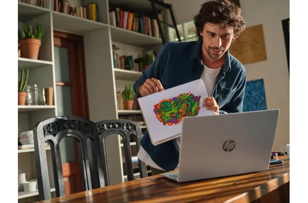 Laptop HP OmniBook 5 AI 16-af1055cl / B97M4UA / Ultra 5 / 16GB / 1TB / Intel Graphics / 2k / Win 11 / Srebrny