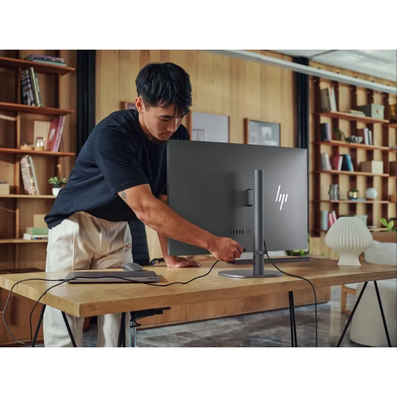 Komputer All-In-One HP OmniStudio X 32-c1003ns / B98JQEA / 32GB / 1TB / Intel Arc / 4K UHD / Win 11 / Srebrny