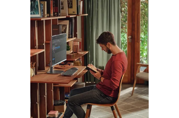 Komputer All-In-One HP 27-cs0003na / B0XF0EA / Ultra 7 / 32GB / 1TB / Intel Arc / 4K UHD / Win 11 / Srebrny