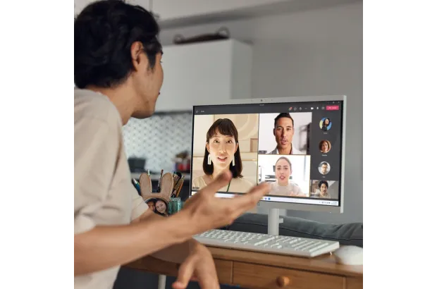 Komputer All-In-One HP 22-dg0005na / A23WNEA / Core i3 / 8GB / 256GB / Intel UHD / FullHD / Win 11 / Biały