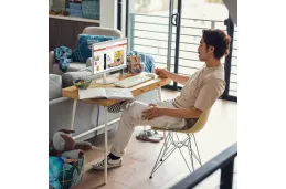 Komputer All-In-One HP 22-dg0005na / A23WNEA / Core i3 / 8GB / 256GB / Intel UHD / FullHD / Win 11 / Biały