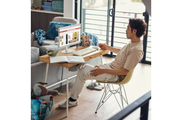 Komputer All-In-One HP 22-dg0005na / A23WNEA / Core i3 / 8GB / 256GB / Intel UHD / FullHD / Win 11 / Biały